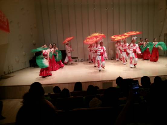 F:\清華培訓(xùn)\5月 西安項(xiàng)目\文藝表演\Camera\20130524_204352.jpg